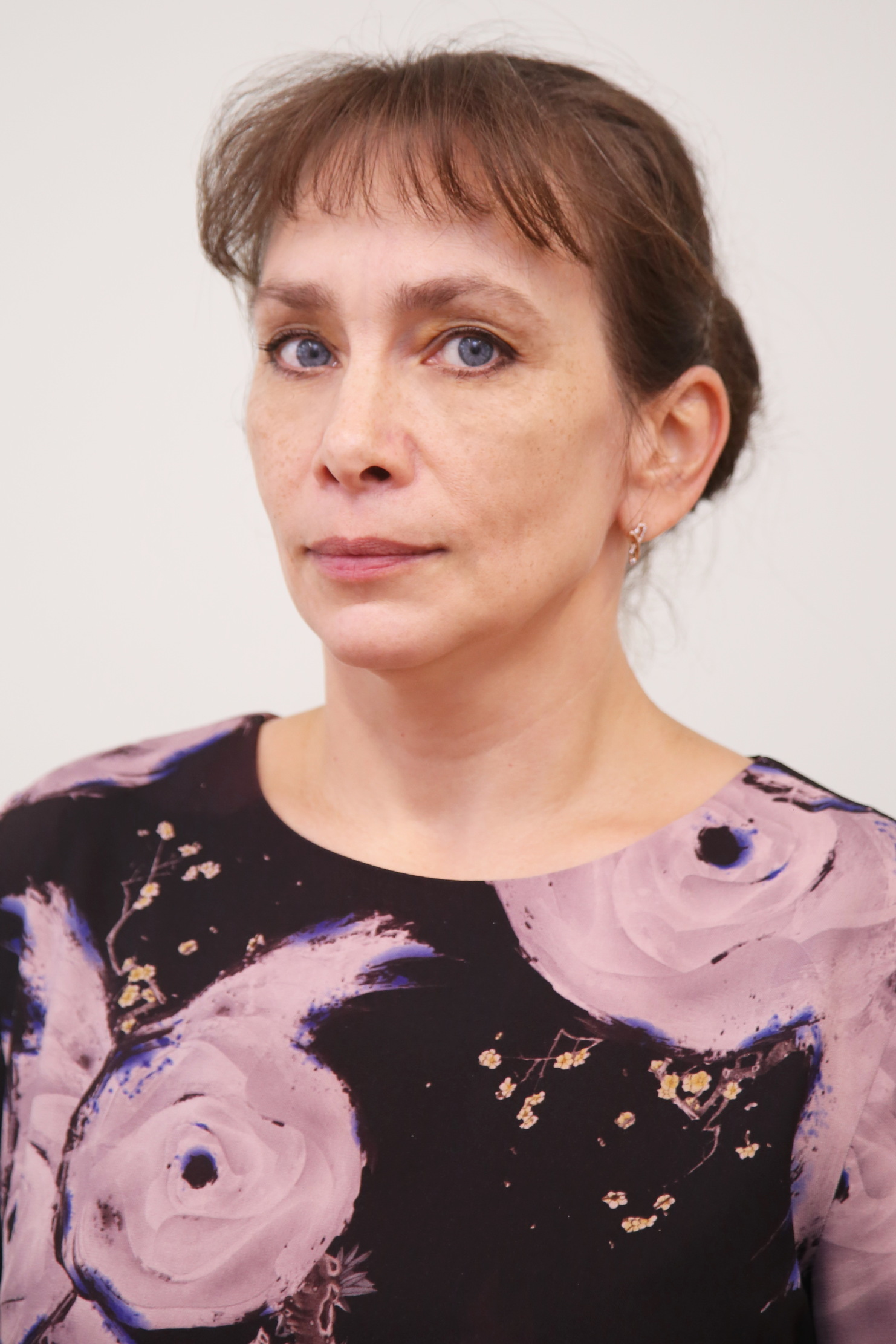 Попова Елена Геннадьевна.